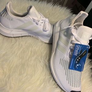 Adidas Swift Run J sneakers